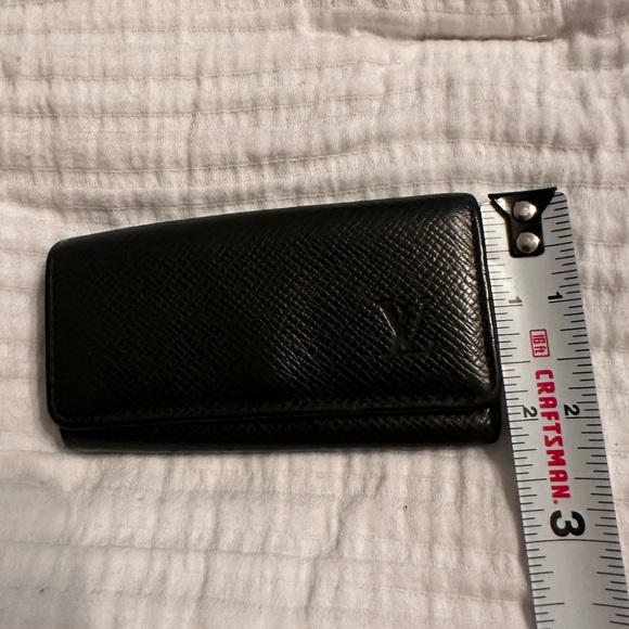 LV Black Leather 4 Keyholder - Picture 11 of 12